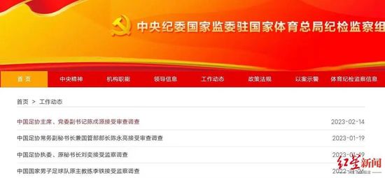 像这种质感的西装，除了顶尖大师手工制作，再好的品牌成衣，也不可能达到这样的效果。